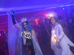 06_Party